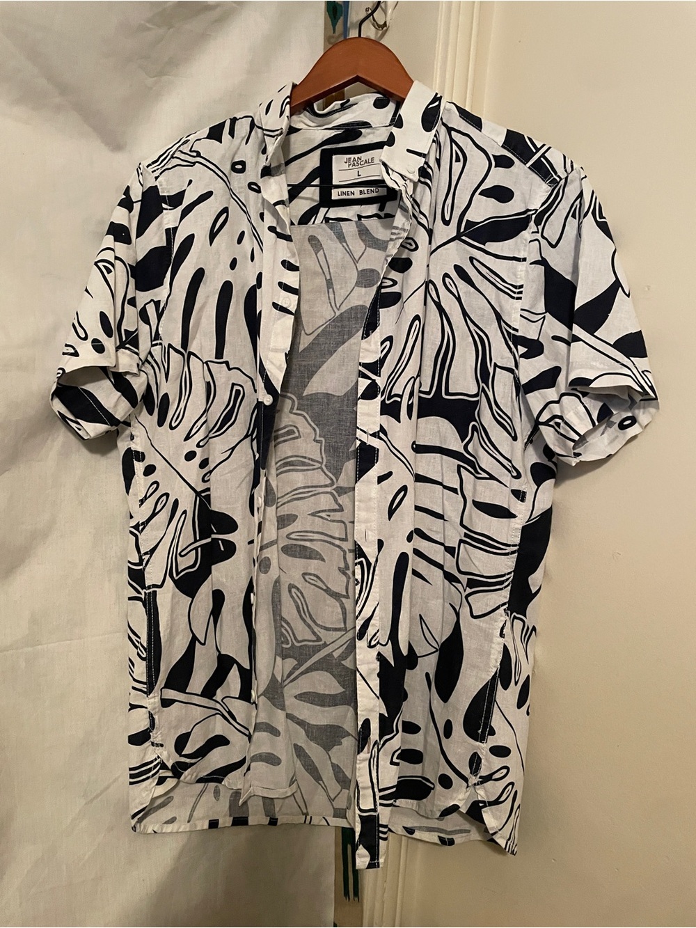 Jean Pascale Men's Black & White Tropical Leaf Short-Sleeve Button-Down Shirt L